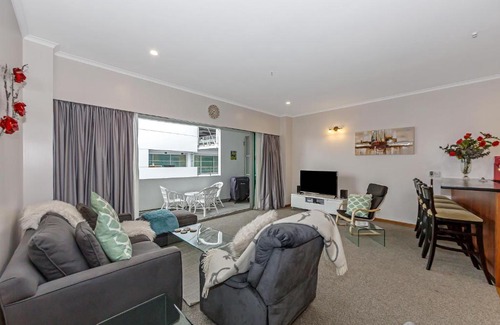 Auckland Central Business District Apartment | Comfortable Princes Wharf 2BR Apartment for up to 6 guests