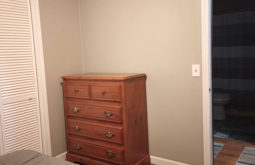 Southwick House | Comfortable Private Rooms near Congamond Lakes in Southwick