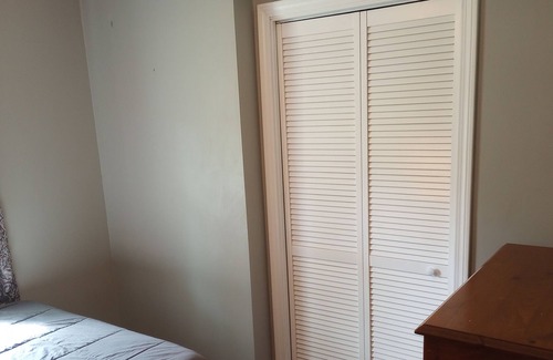Southwick House | Comfortable Private Rooms near Congamond Lakes in Southwick