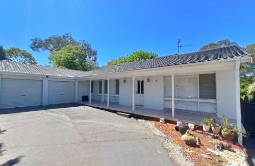 Baulkham Hills House | Comfortable Queen Room in Baulkham Hills - BH2