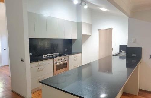 Baulkham Hills House | Comfortable Queen Room in Baulkham Hills - BH2