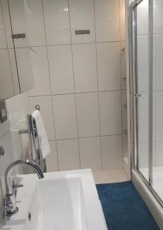 Tower Hill House | Comfortable Room With Ensuite