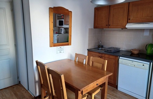 Albiez-le-Vieux Apartment | Comfortable studio 300m from slopes with terrace and parking