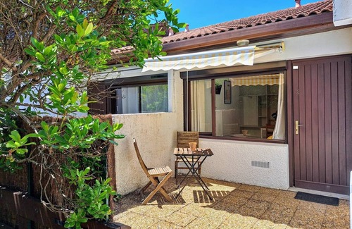 Lit-et-Mixe Apartment | Comfortable studio close to the shops and oceans