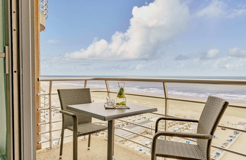 Blankenberge Apartment | Comfortable Studio With a View Over the City