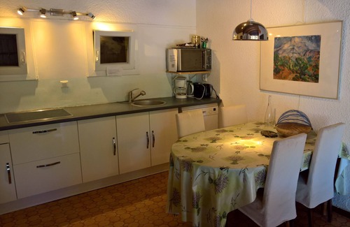 Mejannes-le-Clap House | Comfortable vacation home with large garden, ideal for tall people.