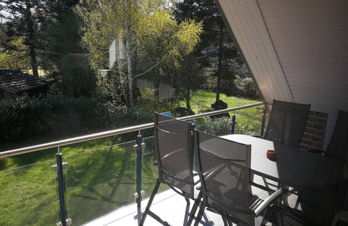 Burg auf Fehmarn Apartment | Comfortable vacation home Nini with balcony, garden and modern furnishings