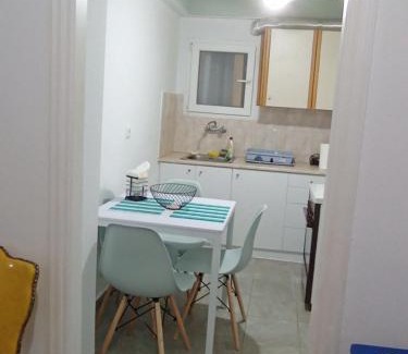 Saronida Apartment | Comfortably placed near the sea