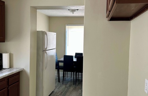 Akron House | Comfy 3 Bedroom Entire Home With Cozy Vibes
