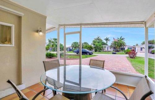Naples Park House | Comfy 3 bedroom with parking & close to everything
