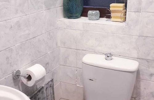 St. Andrew's House | Comfy Apartment with Great Transport Links
