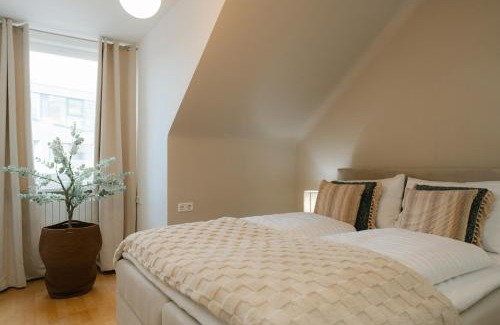 Weißgerber Apartment | Comfy APT for 4-6, 5 min to center, metro & free parking