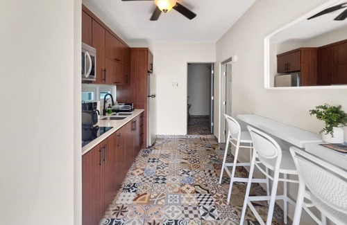 Santurce Villa | Comfy & Bright Apt @ Calle Loiza - Walk to Beach