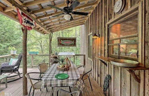 Lakemont House | Comfy Cabin near Lake Rabun