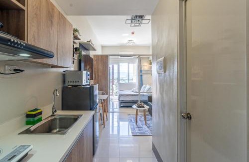 Basak Apartment | Comfy City Studio with Balcony and Sunsets