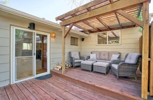 Longmont House | Comfy, Cozy Cabin Feel 3BD/2BA - Colorado Getaway