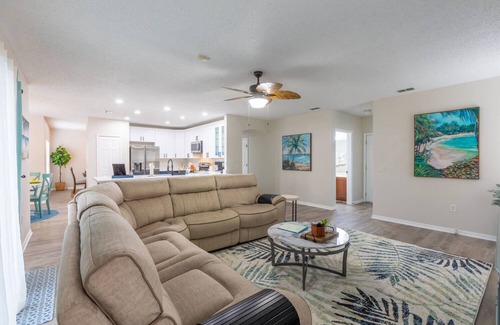 Poinciana House | Comfy & Getaway House w/Pool!
