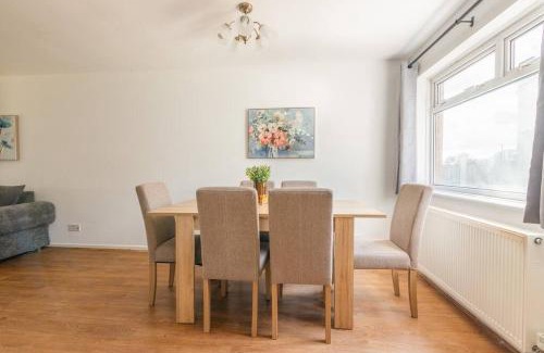 Seisdon House | Comfy Home - Family