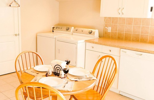 Homer Apartment | Comfy Mother-in-law apartment with King Size Bed