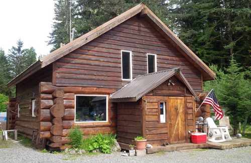 Yakutat Apartment | Comfy, Quiet, Furnished Tastefully! Great For Fishing Clients And Vacationers.