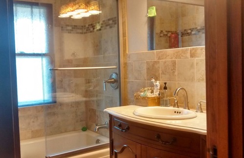 Kasson House | Comfy Room in Centennial Home near Mayo Clinic