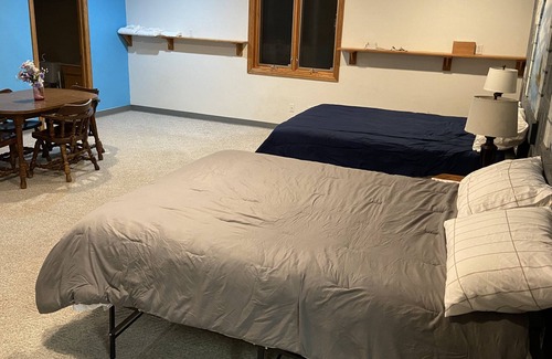 Howard Apartment | Comfy stay near the bay