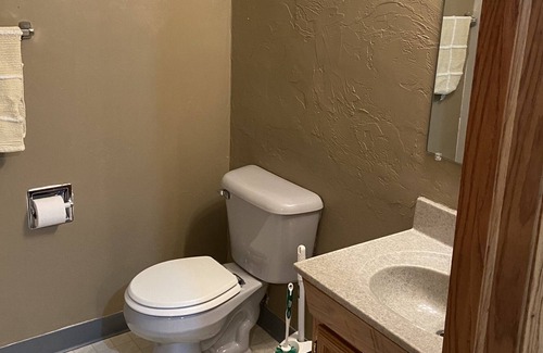 Howard Apartment | Comfy stay near the bay