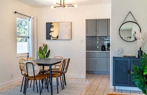 Fullerton House | COMFY STAY| NEW & CLEAN| 10 MINS DISNEY| DOWNTOWN