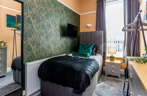 South Shields House | Comfy-stays - Lower Ocean Road