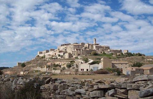 Fores House | Comfy stone house with views on Trail of Cisters 110km Barcelona