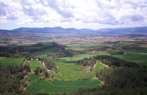 Fores House | Comfy stone house with views on Trail of Cisters 110km Barcelona