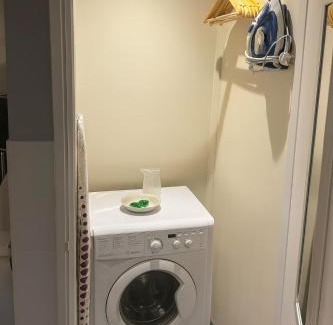 Stoke Bruerne Apartment | Comfy Studio in Canal Country