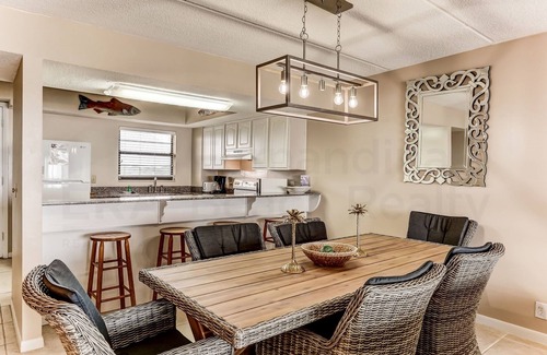 Fernandina Beach Condo | Comfy Upper Unit Condo to Enjoy the Beach or the Fishing by RedAwning