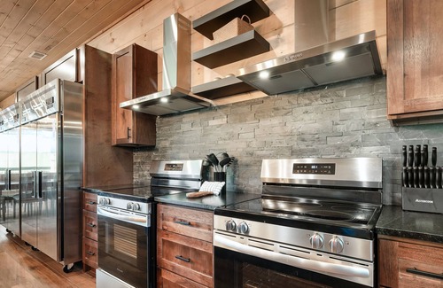 Gatlinburg - Pigeon Forge Cabin | Coming Summer, 2026! 16 Bedroom Luxury Cabin!
