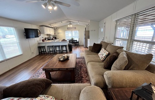 Hemphill House | Commander's Cove Lakeview House on Toledo Bend