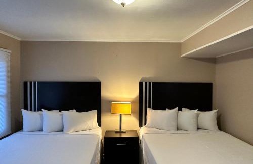 Saratoga Springs Hotel | Community Court Motel