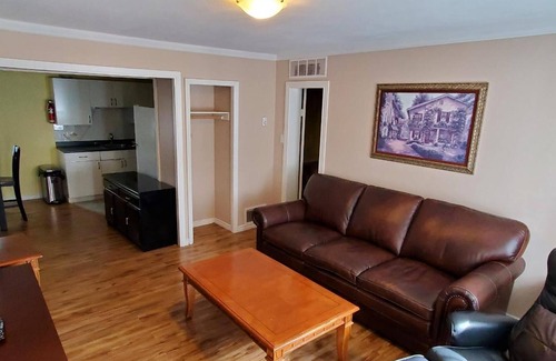 Courtenay Hotel | Comox Valley Inn & Suites