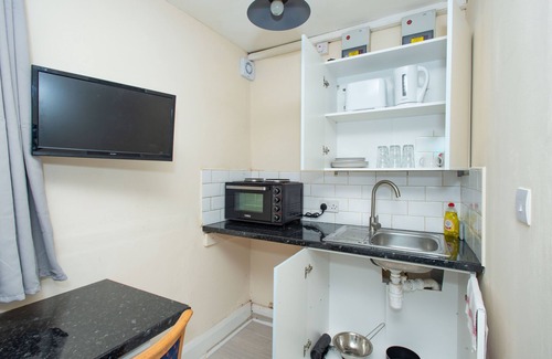 London Borough of Bromley Apartment | Compact Studio 20 minutes to London via fast train