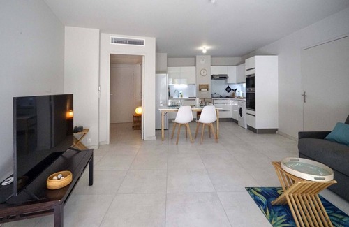 Valescure Apartment | Complete apartment, air-conditioned, fiberglass, swimming pool and garage