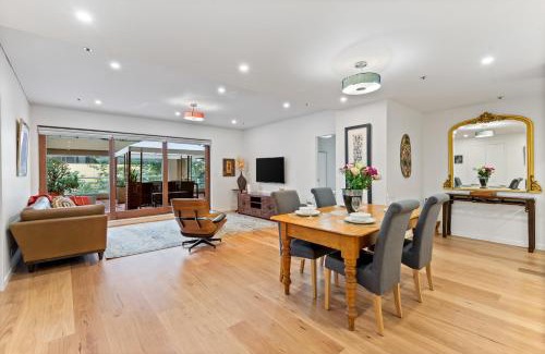 South Yarra Apartment | Complete Host Armytage Apartments
