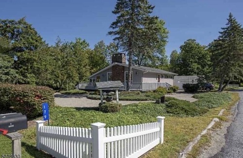 Frankford House | Completely remodeled Culver Lake home