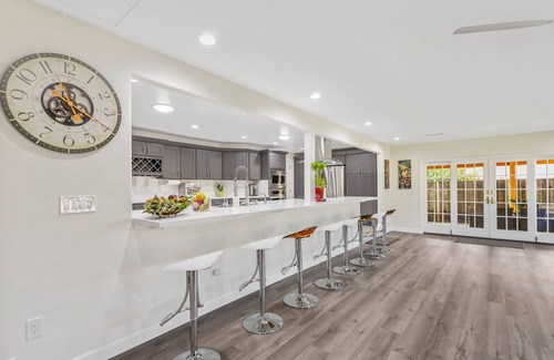 Orange House | ❤️COMPLETELY RENOVATED QUIET LUXURY HOME NEAR DISNEYLAND❤️