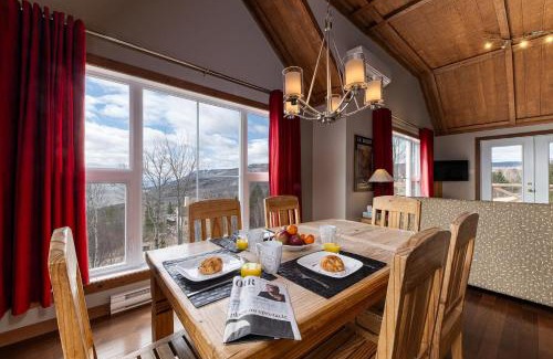 Petite-Riviere-Saint-Francois Apartment | Condo 120H - Nature Retreat with River Views