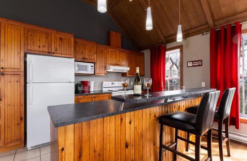 Petite-Riviere-Saint-Francois Apartment | Condo 120H - Nature Retreat with River Views