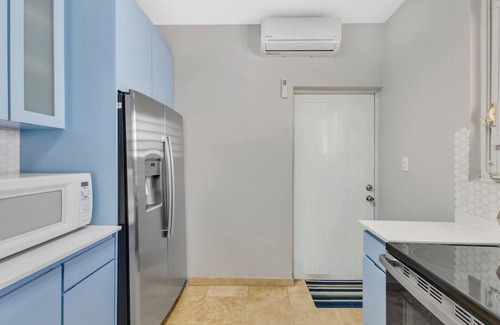 Santurce Ski Chalet | Condado Villa 4Bd 3Ba | Spa/Generator/Parking