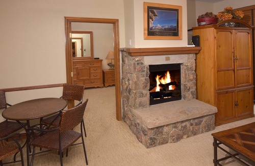 Avon Condo | Condo ∙ 2 bedrooms ∙ 6 guests