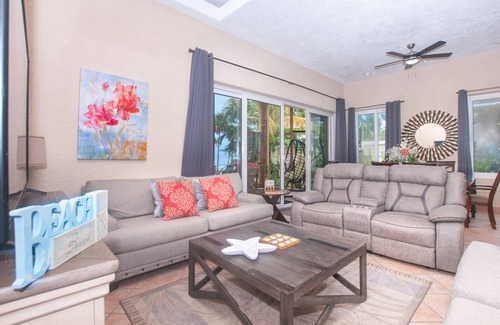 West Bay Condo | Condo ∙ 2 bedrooms ∙ 6 guests