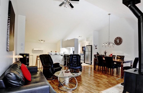 Stoneham Apartment | Condo 517 Chemin du Hibou by Les Chalets Alpins