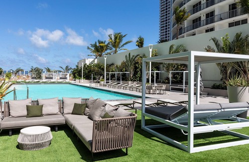 Edgewater Apartment | Condo bella