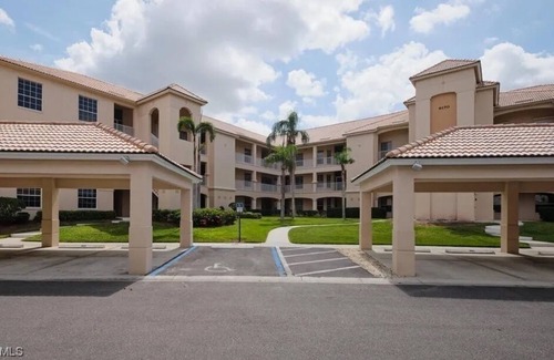Tropical Cove Condo | Condo in gated community, 5 minutes from Sanibel, Beaches & 1 mile from hospital